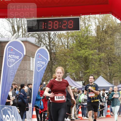 13.04.2025 - Hammer Lauf A. Gomolzig http://msf.ph/oto/7631961 13.04.2025 12:38:26 Ziel 380, 479, 736, 990, 1371, 1837, 1843, 1845 meine-sportfotos.de