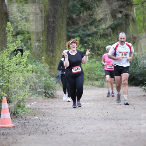 13.04.2025 - Hammer Lauf Jannik Wohlers http://msf.ph/oto/7632015 13.04.2025 12:57:56 Laufen 1042, 414, 1810 meine-sportfotos.de