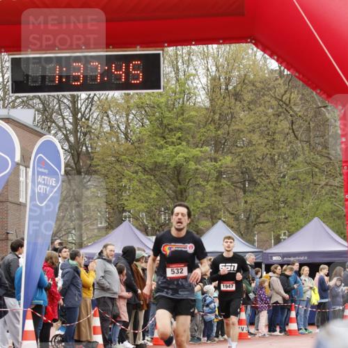 13.04.2025 - Hammer Lauf A. Gomolzig http://msf.ph/oto/7632145 13.04.2025 12:37:44 Ziel 532, 1137, 1347, 1946, 1947 meine-sportfotos.de