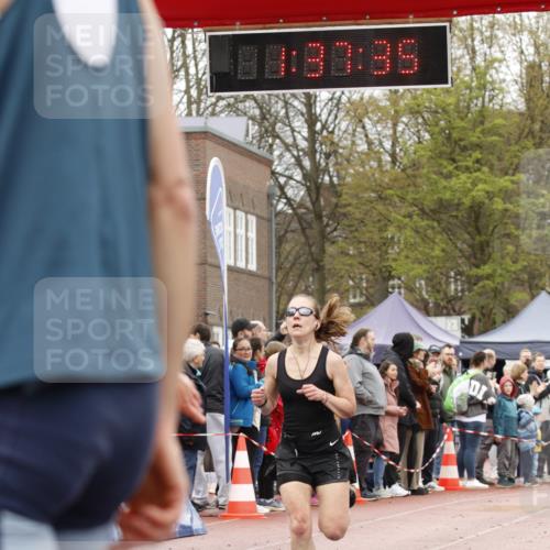 13.04.2025 - Hammer Lauf A. Gomolzig http://msf.ph/oto/7632165 13.04.2025 12:37:34 Ziel 221, 289, 1137, 1184, 1222, 1347, 1989 meine-sportfotos.de