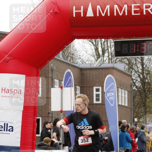 13.04.2025 - Hammer Lauf A. Gomolzig http://msf.ph/oto/7632214 13.04.2025 12:37:21 Ziel 1999 meine-sportfotos.de