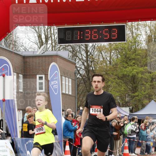 13.04.2025 - Hammer Lauf A. Gomolzig http://msf.ph/oto/7632345 13.04.2025 12:36:51 Ziel 177, 1044, 1090, 1208, 1983 meine-sportfotos.de