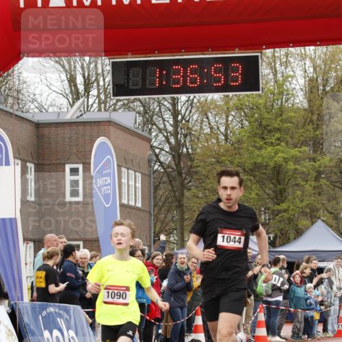 13.04.2025 - Hammer Lauf A. Gomolzig http://msf.ph/oto/7632354 13.04.2025 12:36:51 Ziel 177, 1044, 1090, 1208, 1983 meine-sportfotos.de