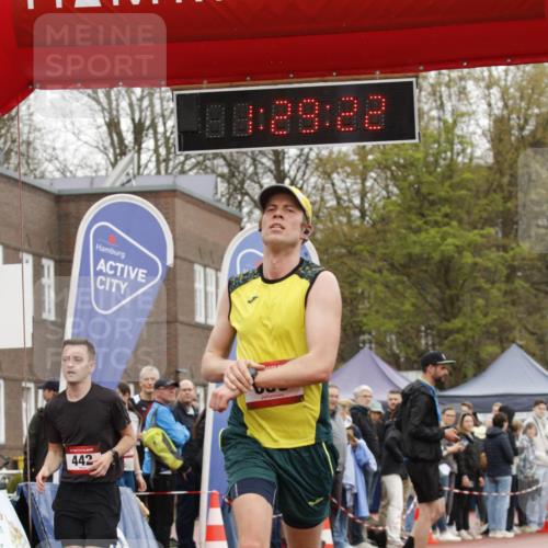 13.04.2025 - Hammer Lauf A. Gomolzig http://msf.ph/oto/7633587 13.04.2025 12:29:20 Ziel 442, 633, 1810 meine-sportfotos.de