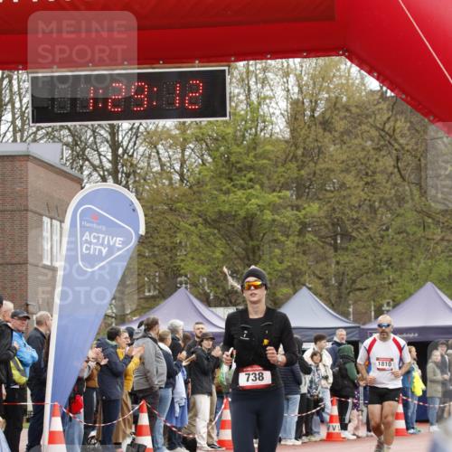 13.04.2025 - Hammer Lauf A. Gomolzig http://msf.ph/oto/7633658 13.04.2025 12:29:11 Ziel 21, 738, 1810 meine-sportfotos.de