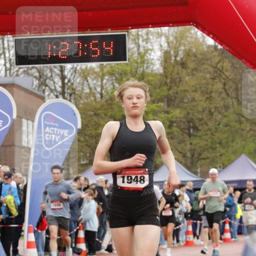 13.04.2025 - Hammer Lauf A. Gomolzig http://msf.ph/oto/7633838 13.04.2025 12:27:53 Ziel 232, 322, 432, 502, 548, 1776, 1896, 1948 meine-sportfotos.de