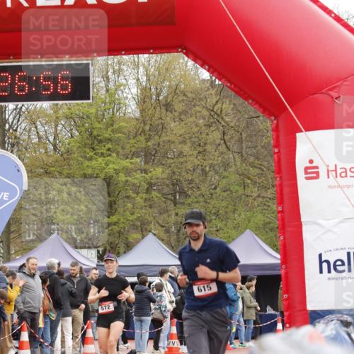 13.04.2025 - Hammer Lauf A. Gomolzig http://msf.ph/oto/7633992 13.04.2025 12:26:54 Ziel 572, 615 meine-sportfotos.de