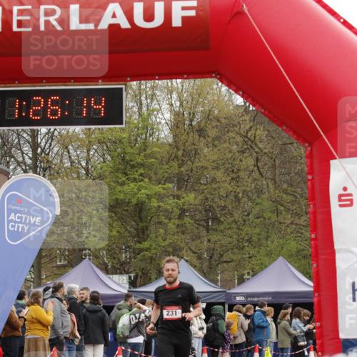 13.04.2025 - Hammer Lauf A. Gomolzig http://msf.ph/oto/7634109 13.04.2025 12:26:12 Ziel 231, 384 meine-sportfotos.de