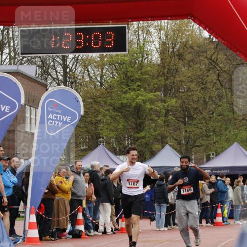 13.04.2025 - Hammer Lauf A. Gomolzig http://msf.ph/oto/7634487 13.04.2025 12:23:01 Ziel 1166, 1167 meine-sportfotos.de