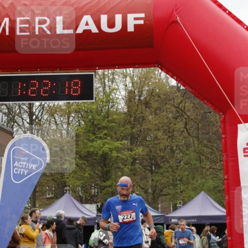 13.04.2025 - Hammer Lauf A. Gomolzig http://msf.ph/oto/7634592 13.04.2025 12:22:16 Ziel 227, 251, 306 meine-sportfotos.de
