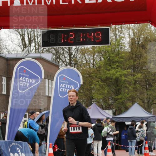 13.04.2025 - Hammer Lauf A. Gomolzig http://msf.ph/oto/7634662 13.04.2025 12:21:47 Ziel 950, 1819, 1900 meine-sportfotos.de