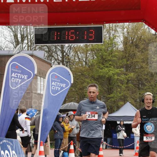 13.04.2025 - Hammer Lauf A. Gomolzig http://msf.ph/oto/7635343 13.04.2025 12:16:12 Ziel 233, 234, 579 meine-sportfotos.de