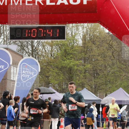 13.04.2025 - Hammer Lauf A. Gomolzig http://msf.ph/oto/7636097 13.04.2025 12:07:39 Ziel 552, 633, 1958 meine-sportfotos.de