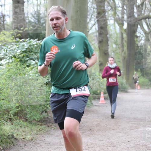 13.04.2025 - Hammer Lauf Jannik Wohlers http://msf.ph/oto/7636605 13.04.2025 10:12:37 Laufen 752, 1792, 460 meine-sportfotos.de
