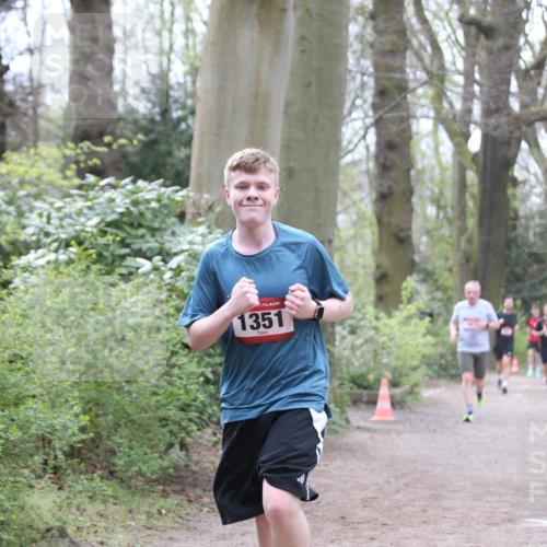 13.04.2025 - Hammer Lauf Jannik Wohlers http://msf.ph/oto/7638291 13.04.2025 10:10:13 Laufen 1351 meine-sportfotos.de