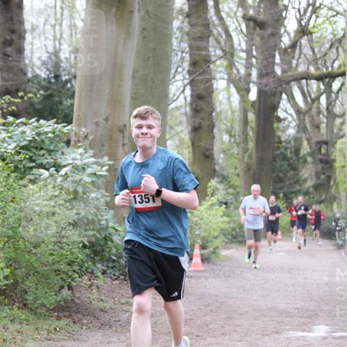 13.04.2025 - Hammer Lauf Jannik Wohlers http://msf.ph/oto/7638300 13.04.2025 10:10:13 Laufen 1351 meine-sportfotos.de