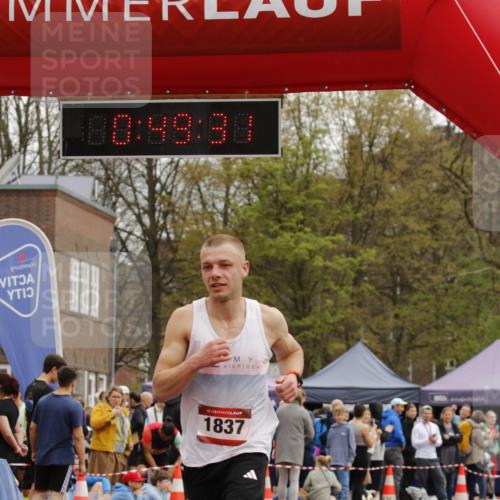 13.04.2025 - Hammer Lauf A. Gomolzig http://msf.ph/oto/7638600 13.04.2025 11:49:30 Ziel 1837 meine-sportfotos.de