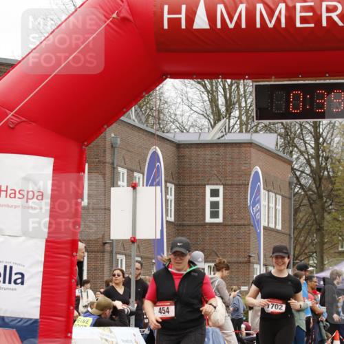 13.04.2025 - Hammer Lauf A. Gomolzig http://msf.ph/oto/7639585 13.04.2025 11:39:14 Ziel 454, 1702, 1950 meine-sportfotos.de