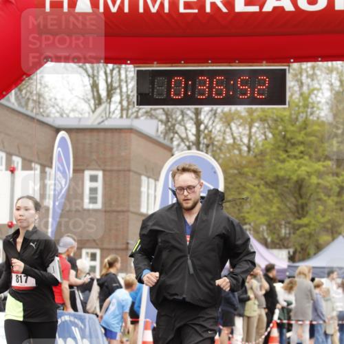 13.04.2025 - Hammer Lauf A. Gomolzig http://msf.ph/oto/7639941 13.04.2025 11:36:50 Ziel 817, 818 meine-sportfotos.de