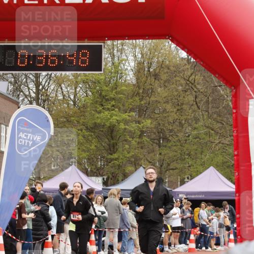 13.04.2025 - Hammer Lauf A. Gomolzig http://msf.ph/oto/7639955 13.04.2025 11:36:47 Ziel 817, 818 meine-sportfotos.de