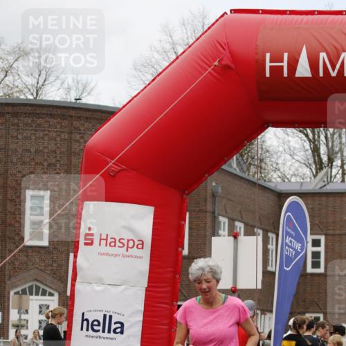 13.04.2025 - Hammer Lauf A. Gomolzig http://msf.ph/oto/7640544 13.04.2025 11:32:59 Ziel 414, 571, 572 meine-sportfotos.de