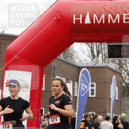 13.04.2025 - Hammer Lauf A. Gomolzig http://msf.ph/oto/7640558 13.04.2025 11:32:54 Ziel 414, 571, 572 meine-sportfotos.de