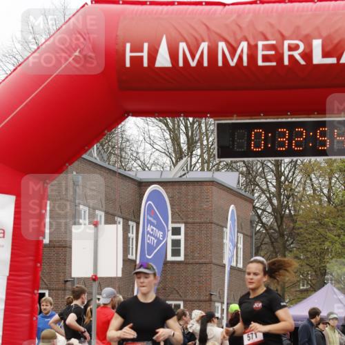 13.04.2025 - Hammer Lauf A. Gomolzig http://msf.ph/oto/7640570 13.04.2025 11:32:53 Ziel 414, 571, 572 meine-sportfotos.de