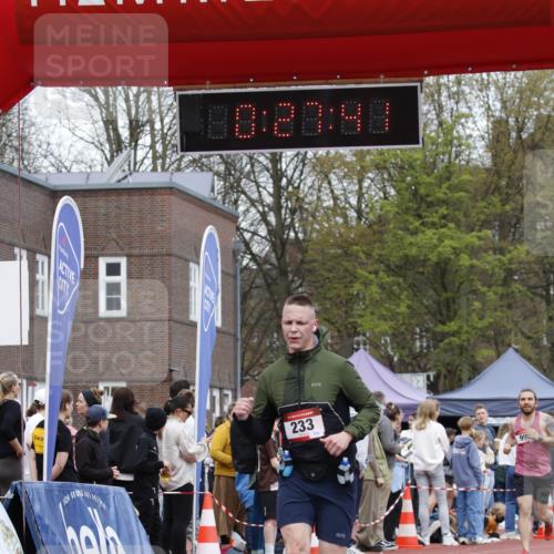 13.04.2025 - Hammer Lauf A. Gomolzig http://msf.ph/oto/7641261 13.04.2025 11:27:39 Ziel 233, 995, 1371, 1940 meine-sportfotos.de