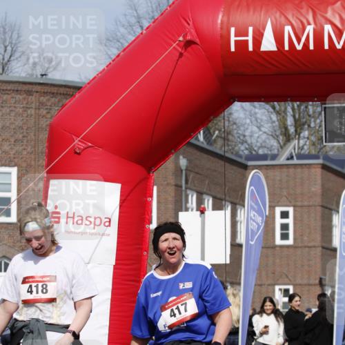 13.04.2025 - Hammer Lauf A. Gomolzig http://msf.ph/oto/7641580 13.04.2025 11:08:19 Ziel 417, 418 meine-sportfotos.de