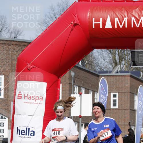 13.04.2025 - Hammer Lauf A. Gomolzig http://msf.ph/oto/7641584 13.04.2025 11:08:18 Ziel 417, 418 meine-sportfotos.de
