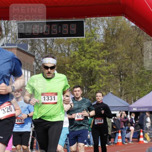 13.04.2025 - Hammer Lauf A. Gomolzig http://msf.ph/oto/7641789 13.04.2025 11:05:33 Ziel 2, 7, 8, 174, 193, 251, 252, 287, 302, 320, 459, 482, 502, 524, 552, 571, 572, 685, 1125, 1331, 1344, 1808 meine-sportfotos.de