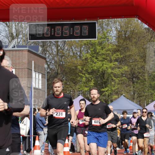 13.04.2025 - Hammer Lauf A. Gomolzig http://msf.ph/oto/7641813 13.04.2025 11:05:26 Ziel 2, 8, 174, 187, 193, 231, 320, 459, 482, 524, 599, 685, 738, 1051, 1125, 1772, 1808, 1810, 1931 meine-sportfotos.de