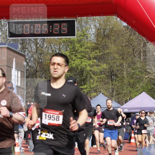 13.04.2025 - Hammer Lauf A. Gomolzig http://msf.ph/oto/7641818 13.04.2025 11:05:24 Ziel 2, 3, 174, 187, 193, 231, 482, 599, 669, 685, 738, 1051, 1125, 1772, 1808, 1810, 1897, 1931 meine-sportfotos.de