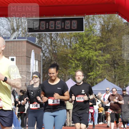 13.04.2025 - Hammer Lauf A. Gomolzig http://msf.ph/oto/7641837 13.04.2025 11:05:19 Ziel 3, 10, 187, 599, 615, 617, 669, 738, 897, 1051, 1086, 1772, 1776, 1810, 1897, 1931 meine-sportfotos.de