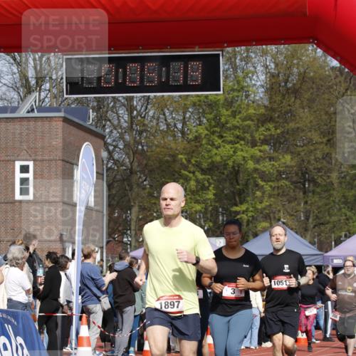13.04.2025 - Hammer Lauf A. Gomolzig http://msf.ph/oto/7641840 13.04.2025 11:05:18 Ziel 3, 10, 109, 599, 615, 617, 669, 738, 897, 1051, 1086, 1776, 1897, 1931 meine-sportfotos.de