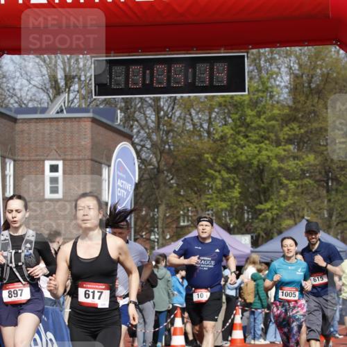13.04.2025 - Hammer Lauf A. Gomolzig http://msf.ph/oto/7641851 13.04.2025 11:05:13 Ziel 3, 10, 103, 109, 414, 615, 617, 669, 897, 923, 1086, 1341, 1375, 1776, 1897, 1946, 1947 meine-sportfotos.de