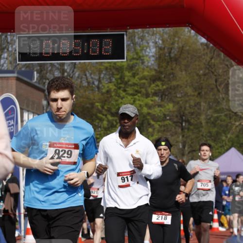 13.04.2025 - Hammer Lauf A. Gomolzig http://msf.ph/oto/7641880 13.04.2025 11:05:01 Ziel 178, 218, 232, 313, 384, 414, 432, 444, 630, 654, 693, 704, 705, 917, 929, 986, 1002, 1267, 1819, 1900, 1921 meine-sportfotos.de