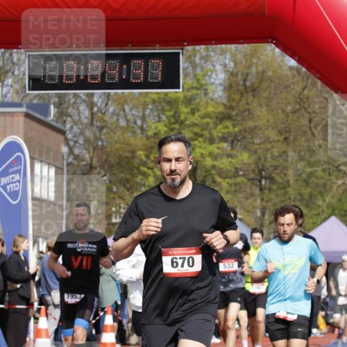 13.04.2025 - Hammer Lauf A. Gomolzig http://msf.ph/oto/7641957 13.04.2025 11:04:36 Ziel 9, 15, 18, 161, 170, 188, 221, 532, 579, 588, 609, 628, 670, 730, 945, 980, 1139, 1784, 1953, 1954, 1989 meine-sportfotos.de
