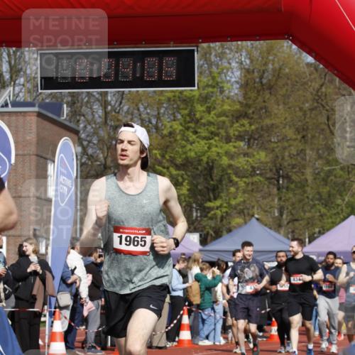 13.04.2025 - Hammer Lauf A. Gomolzig http://msf.ph/oto/7642026 13.04.2025 11:04:05 Ziel 12, 133, 233, 433, 434, 483, 485, 492, 493, 559, 604, 995, 1257, 1303, 1727, 1835, 1923, 1965 meine-sportfotos.de