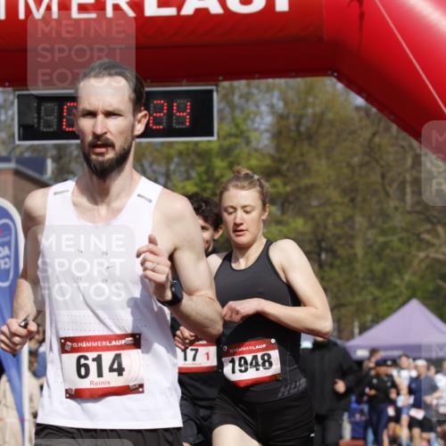 13.04.2025 - Hammer Lauf A. Gomolzig http://msf.ph/oto/7642139 13.04.2025 11:03:23 Ziel 2, 4, 13, 17, 19, 187, 231, 251, 252, 287, 320, 334, 340, 378, 456, 474, 481, 484, 502, 506, 571, 572, 614, 662, 736, 817, 818, 1125, 1331, 1344, 1376, 1948 meine-sportfotos.de