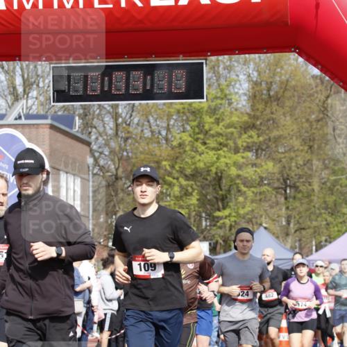 13.04.2025 - Hammer Lauf A. Gomolzig http://msf.ph/oto/7642180 13.04.2025 11:03:10 Ziel 3, 7, 8, 10, 109, 174, 193, 302, 459, 482, 524, 552, 599, 615, 669, 685, 738, 897, 1051, 1086, 1375, 1772, 1776, 1808, 1810, 1897, 1926, 1931 meine-sportfotos.de