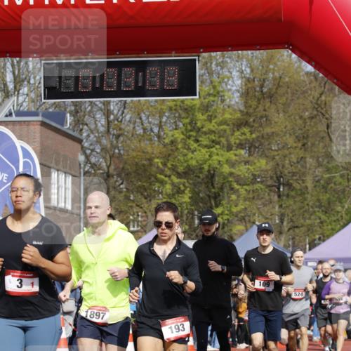 13.04.2025 - Hammer Lauf A. Gomolzig http://msf.ph/oto/7642185 13.04.2025 11:03:07 Ziel 3, 7, 10, 109, 174, 193, 302, 444, 524, 599, 615, 617, 669, 685, 738, 897, 1051, 1086, 1375, 1776, 1808, 1897, 1921, 1931 meine-sportfotos.de