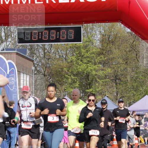 13.04.2025 - Hammer Lauf A. Gomolzig http://msf.ph/oto/7642188 13.04.2025 11:03:06 Ziel 3, 7, 10, 109, 193, 302, 444, 524, 599, 615, 617, 669, 685, 738, 897, 1051, 1086, 1267, 1375, 1776, 1808, 1897, 1921, 1931 meine-sportfotos.de