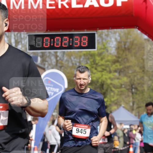13.04.2025 - Hammer Lauf A. Gomolzig http://msf.ph/oto/7642265 13.04.2025 11:02:38 Ziel 9, 18, 170, 188, 221, 532, 579, 588, 609, 628, 670, 730, 945, 1049, 1139, 1184, 1371, 1898, 1940, 1989 meine-sportfotos.de