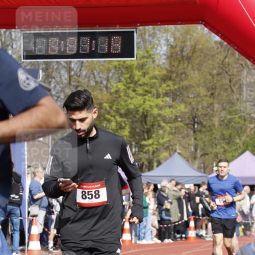 13.04.2025 - Hammer Lauf A. Gomolzig http://msf.ph/oto/7642412 13.04.2025 11:01:18 Ziel 119, 154, 231, 271, 327, 433, 434, 442, 476, 479, 604, 858, 1165, 1166, 1167, 1310, 1802 meine-sportfotos.de