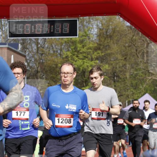 13.04.2025 - Hammer Lauf A. Gomolzig http://msf.ph/oto/7642432 13.04.2025 11:01:11 Ziel 2, 20, 21, 109, 119, 138, 160, 167, 177, 187, 191, 229, 231, 234, 244, 252, 271, 319, 327, 433, 434, 442, 456, 474, 476, 479, 502, 548, 566, 604, 737, 762, 858, 916, 1165, 1166, 1167, 1208, 1310, 1702, 1802, 1939, 1945, 1950 meine-sportfotos.de