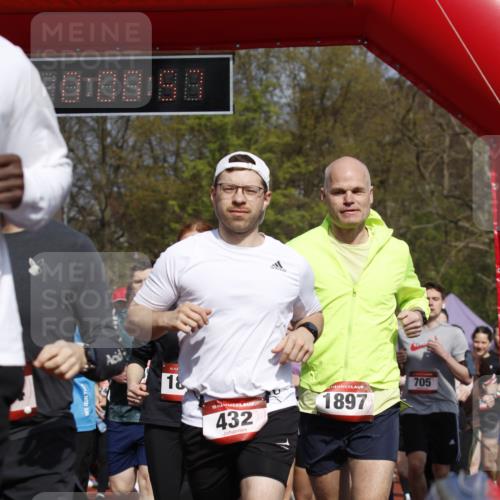 13.04.2025 - Hammer Lauf A. Gomolzig http://msf.ph/oto/7642474 13.04.2025 11:00:56 Ziel 3, 4, 6, 7, 8, 9, 10, 19, 103, 161, 174, 178, 193, 232, 287, 313, 384, 426, 432, 444, 459, 482, 484, 514, 524, 552, 572, 599, 615, 617, 662, 669, 685, 693, 704, 705, 736, 738, 748, 749, 817, 818, 874, 897, 917, 923, 929, 1002, 1051, 1086, 1125, 1267, 1331, 1341, 1344, 1375, 1376, 1768, 1776, 1808, 1810, 1819, 1897, 1899, 1900, 1921, 1930, 1931, 1951, 1953, 1954 meine-sportfotos.de