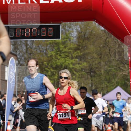 13.04.2025 - Hammer Lauf A. Gomolzig http://msf.ph/oto/7642546 13.04.2025 11:00:31 Ziel 13, 16, 17, 133, 227, 233, 312, 334, 340, 452, 481, 485, 492, 493, 559, 614, 633, 643, 770, 1028, 1044, 1151, 1257, 1835, 1837, 1923, 1926, 1937, 1948, 1958, 1965 meine-sportfotos.de