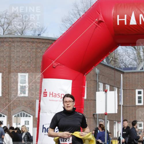 13.04.2025 - Hammer Lauf A. Gomolzig http://msf.ph/oto/7642635 13.04.2025 10:58:29 Ziel 1227 meine-sportfotos.de