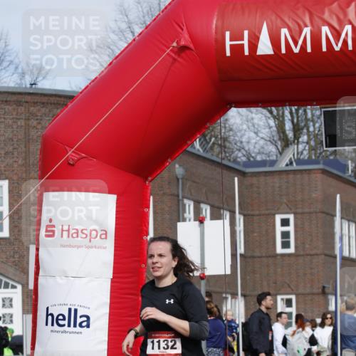 13.04.2025 - Hammer Lauf A. Gomolzig http://msf.ph/oto/7642697 13.04.2025 10:57:24 Ziel 1131, 1132 meine-sportfotos.de